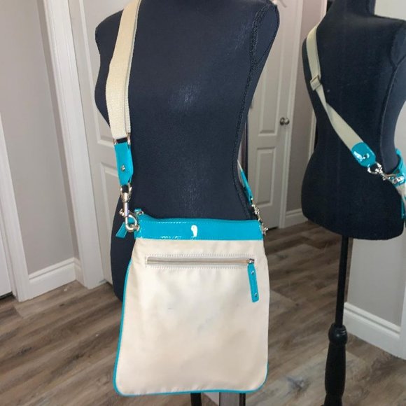 Sondra Roberts | Crossbody Satchel Purse - Picture 9 of 14